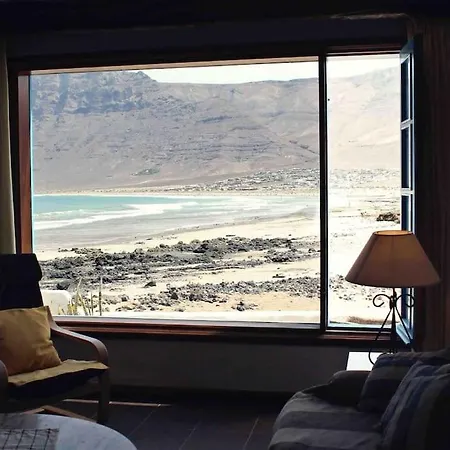 Beachfront 度假居